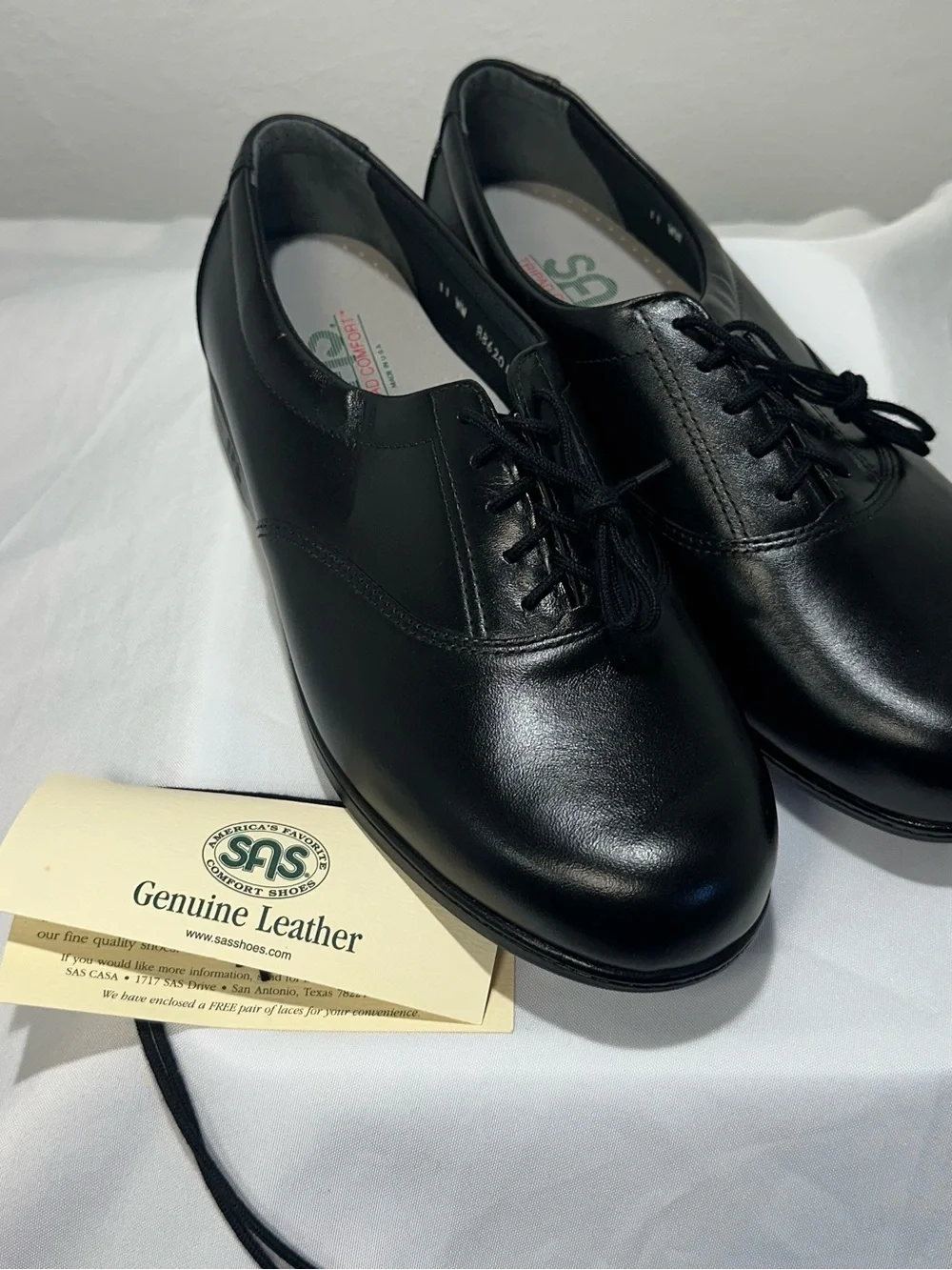 Men’s “Bout time” SAS leather Oxford shoes. Size 11 W W